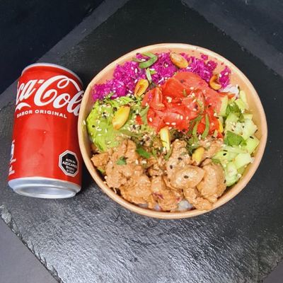 POKE CHICKEN + BEBIDA LATA 220 CC