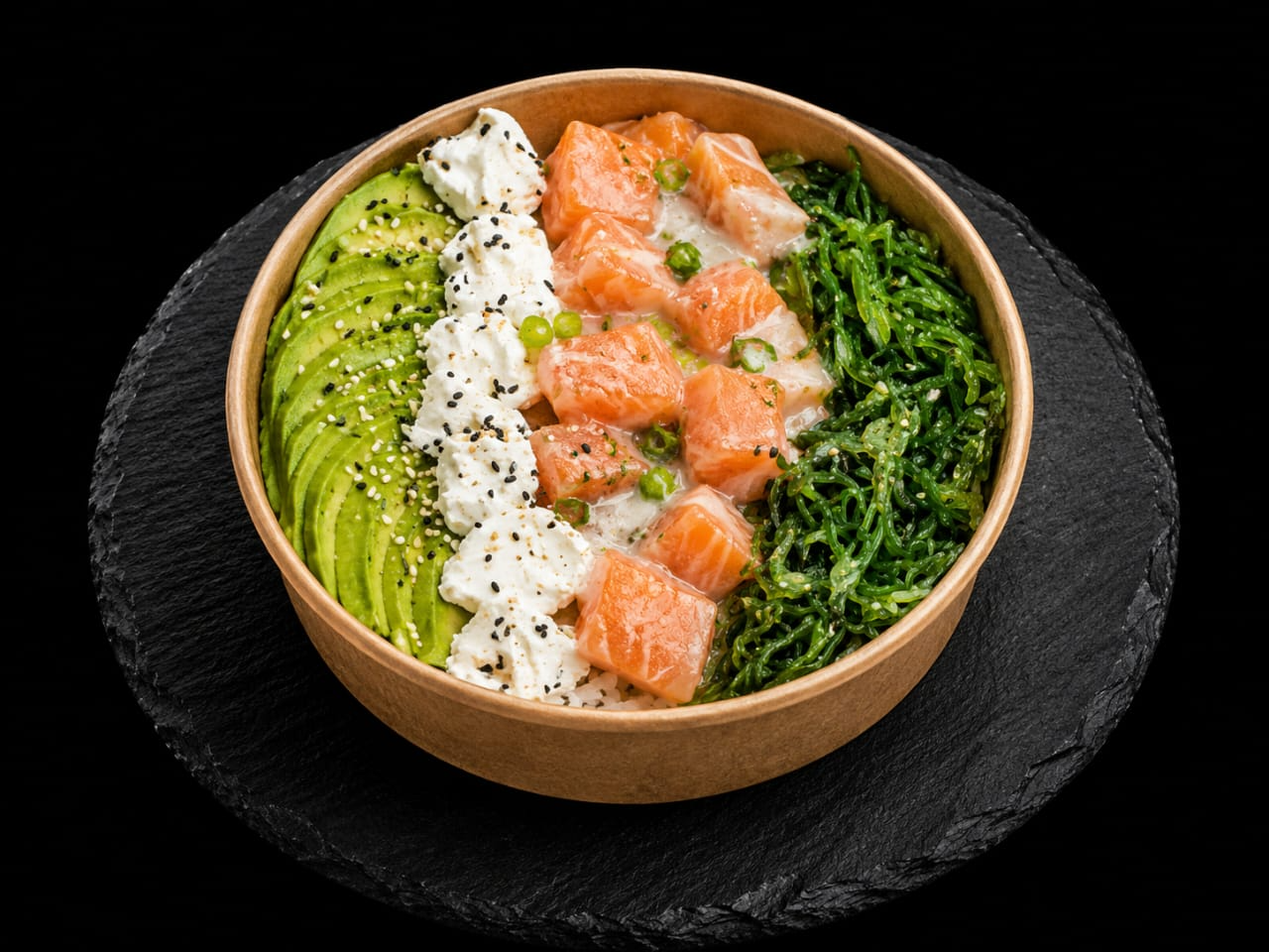 Sushi bowl sake nikkei