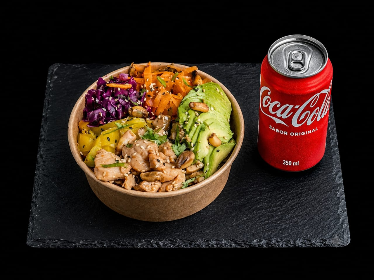 Poke chicken + lata bebida 350 cc