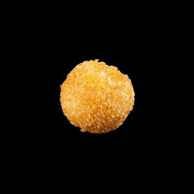 Bolitas crocantes de pollo con topping de salsa especial