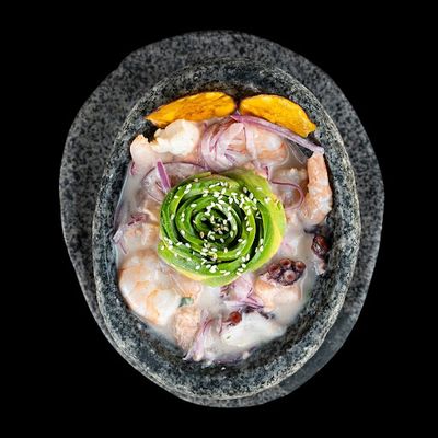 Ceviche de salmón austral, camarones ecuatorianos y pulpo