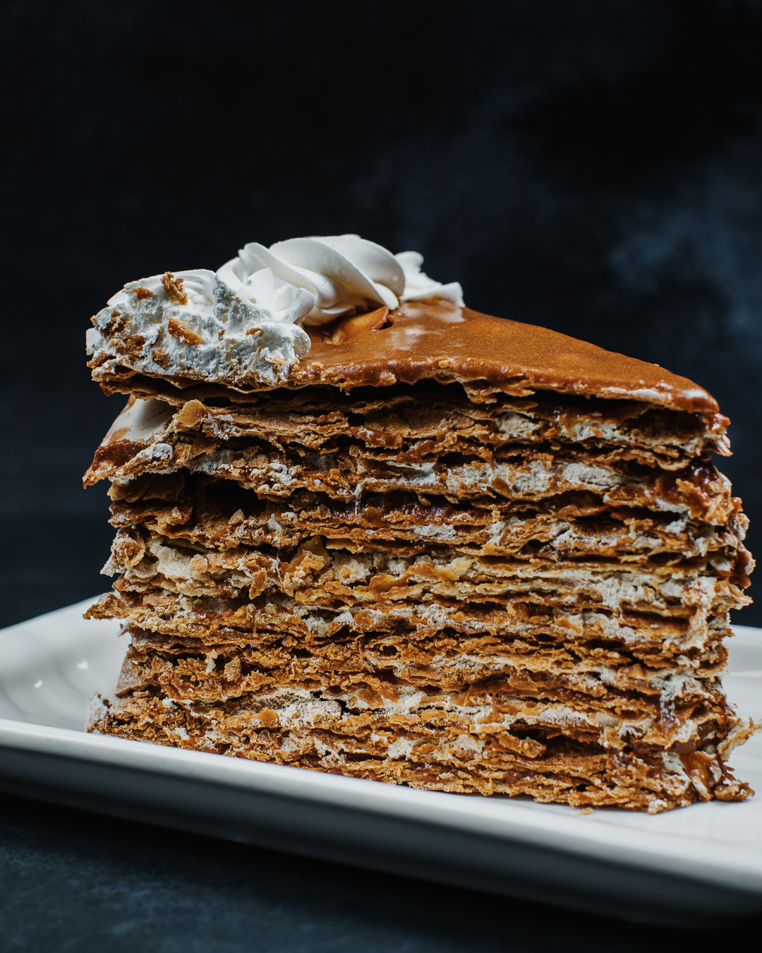Trozo torta pasión hojarasca