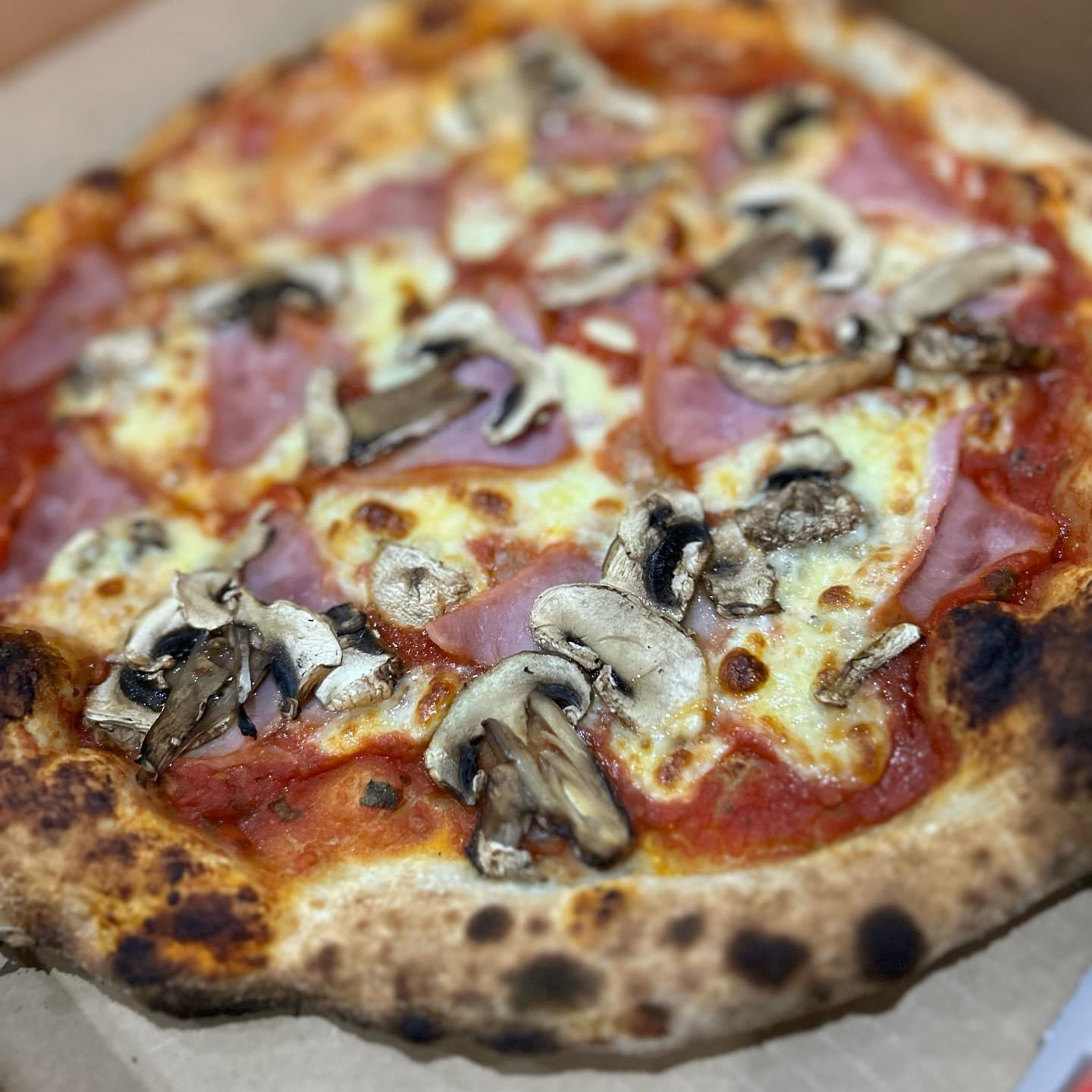 Pizza Regina