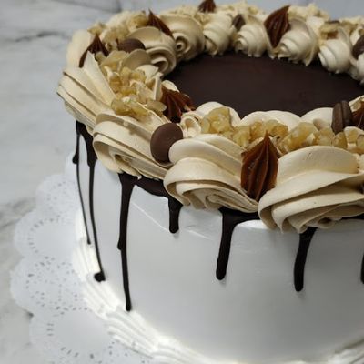 Torta Bizcocho 12P Lúcuma Manjar Nuez