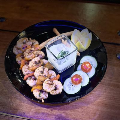 Brochetas de camarones a la parrilla