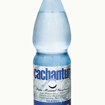 Agua mineral con gas 