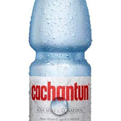 Agua mineral sin gas