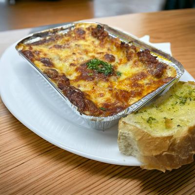 Lasaña + Bebida de 250 ml