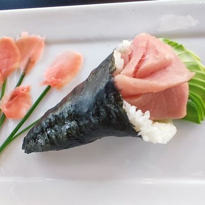 030-Temaki Tuna