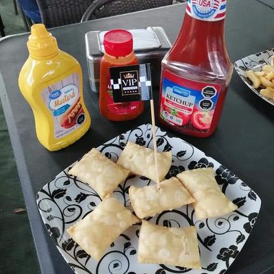 Empanadas De Queso 4 Unid.