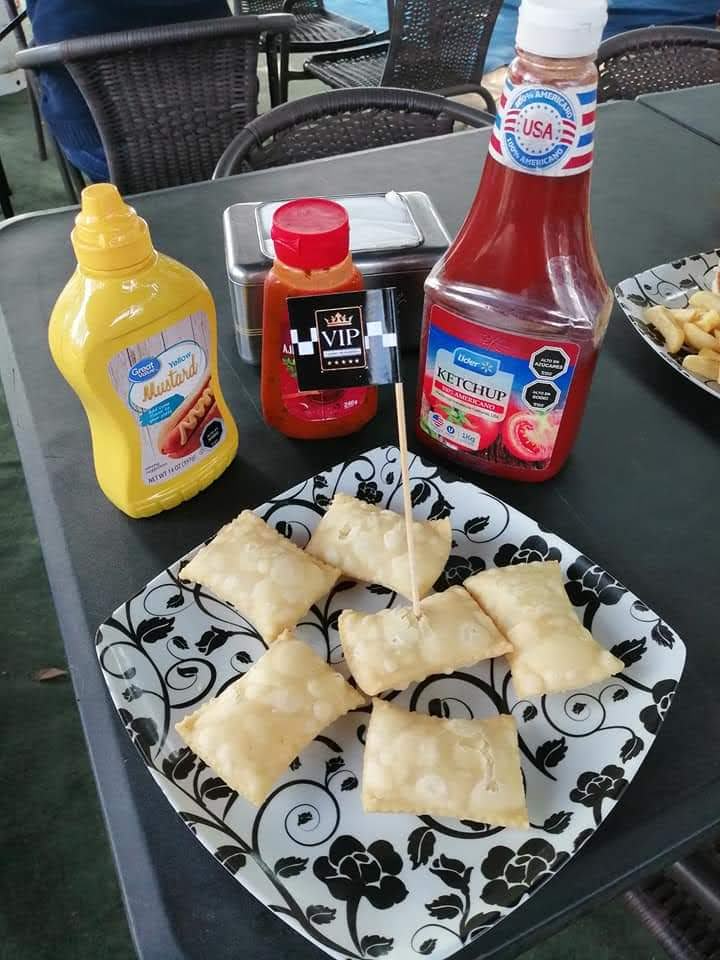 Empanadas De Queso 4 Unid.