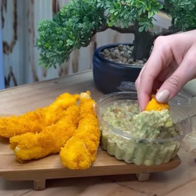 Tiritas de pollo con Guacamole