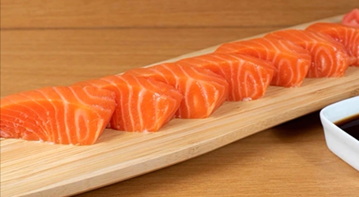 Sashimi extra (12 cortes)